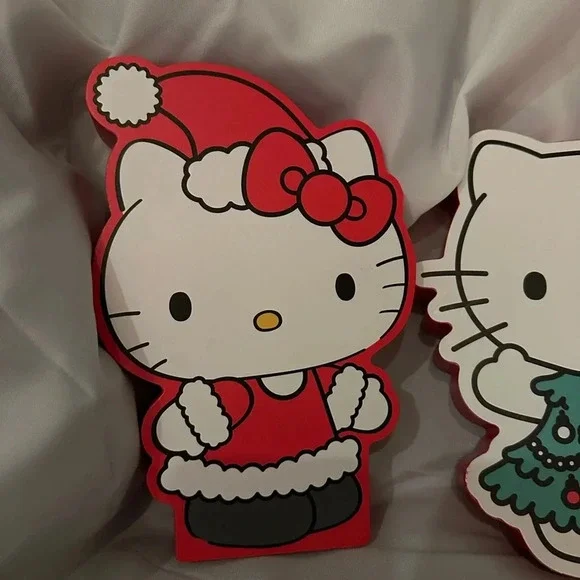 Sanrio Hello Kitty Christmas Wood Wall Plaque
Decoration Bundle - Picture 5 of 5